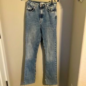 Zara Raw‎ Hem Light Wash High Waisted long distressed Mom Jeans 6